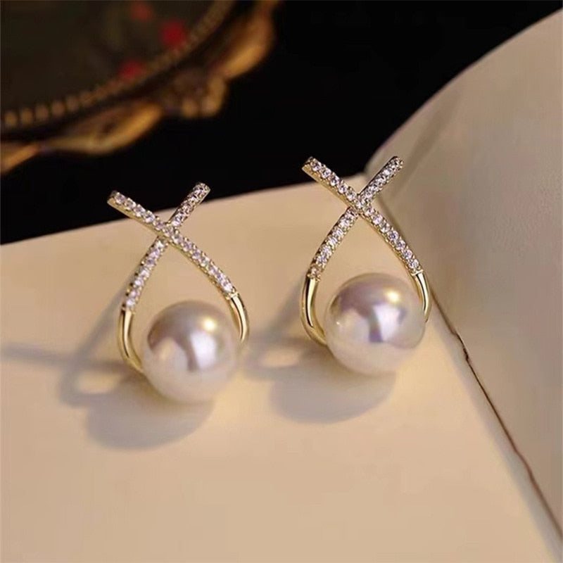 Simple Black White Irregular Polyhedron Pendant Small Earrings 2021 New Girl Unusual Earrings Fashion Korean Jewelry For Woman